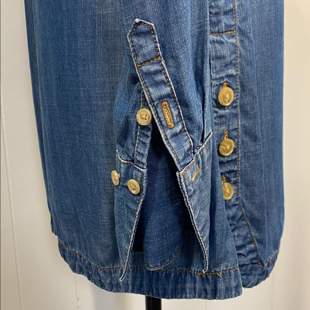 Chico’s Blue Denim Tencel Tunic Top Coastal Cottagecore Size Small - Picture 6 of 10